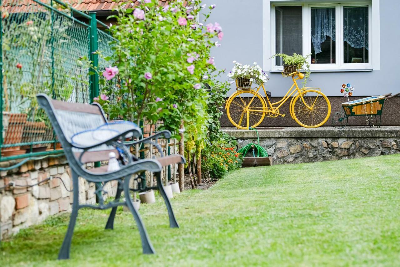 Apartment Livi มิคูลอฟ ภายนอก รูปภาพ