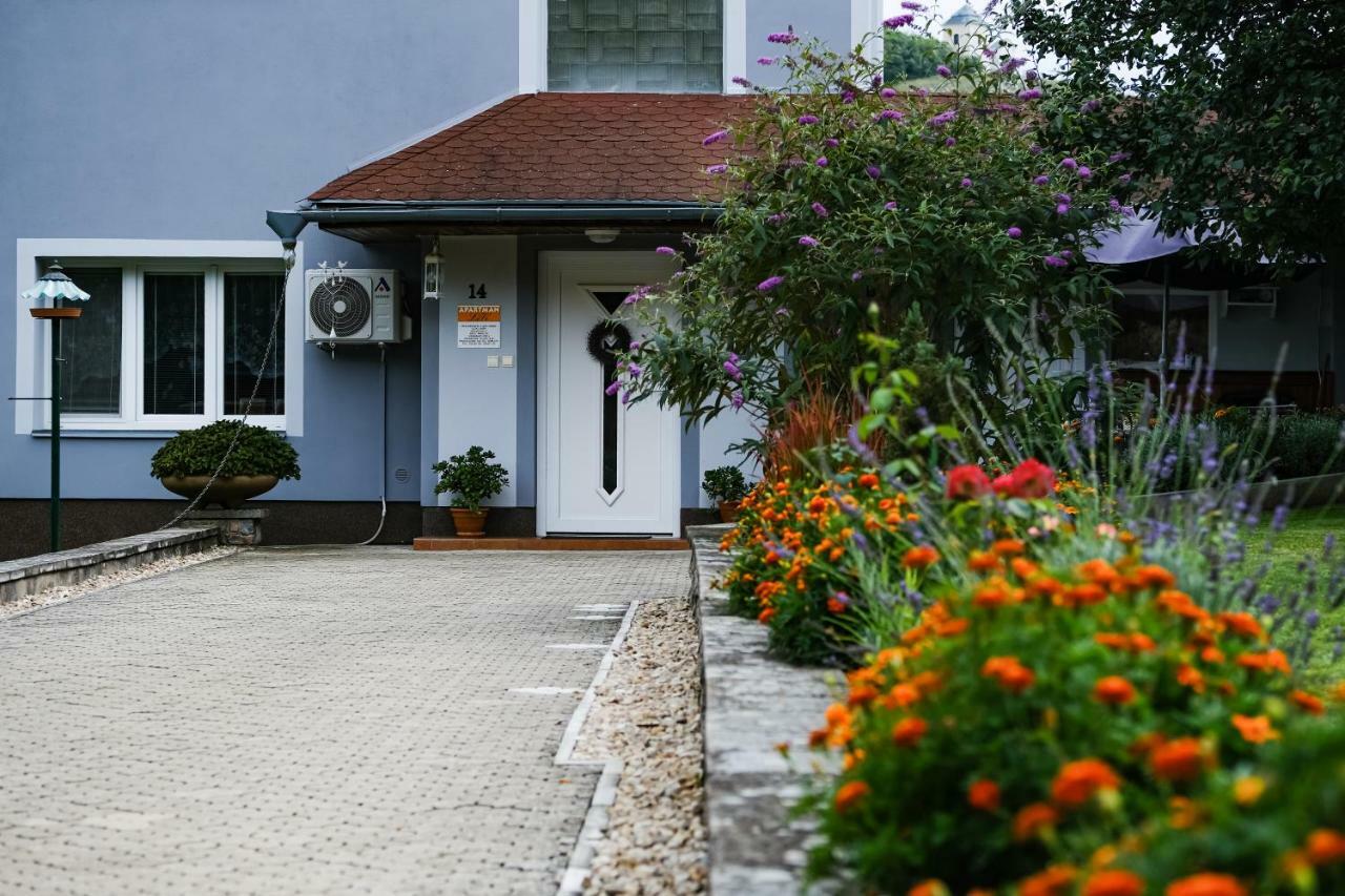 Apartment Livi มิคูลอฟ ภายนอก รูปภาพ